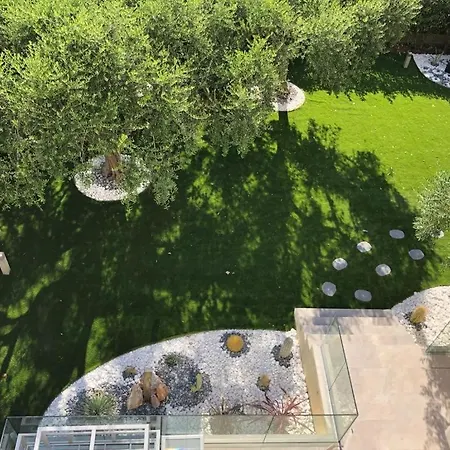 Beautiful 2mn Walking Distance From La Croisette And The Apartment